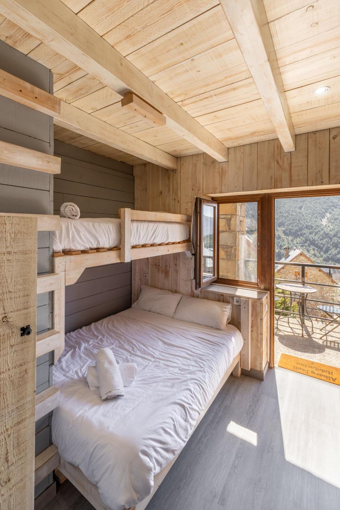 Alberg Taull Hostel
