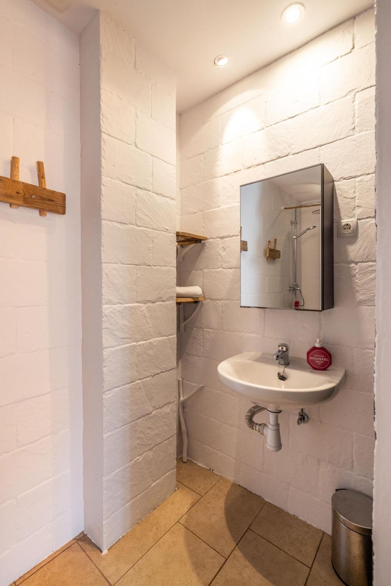 Alberg Taull Hostel *